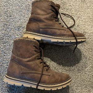 Cliffs by White Mountain Brown Boots